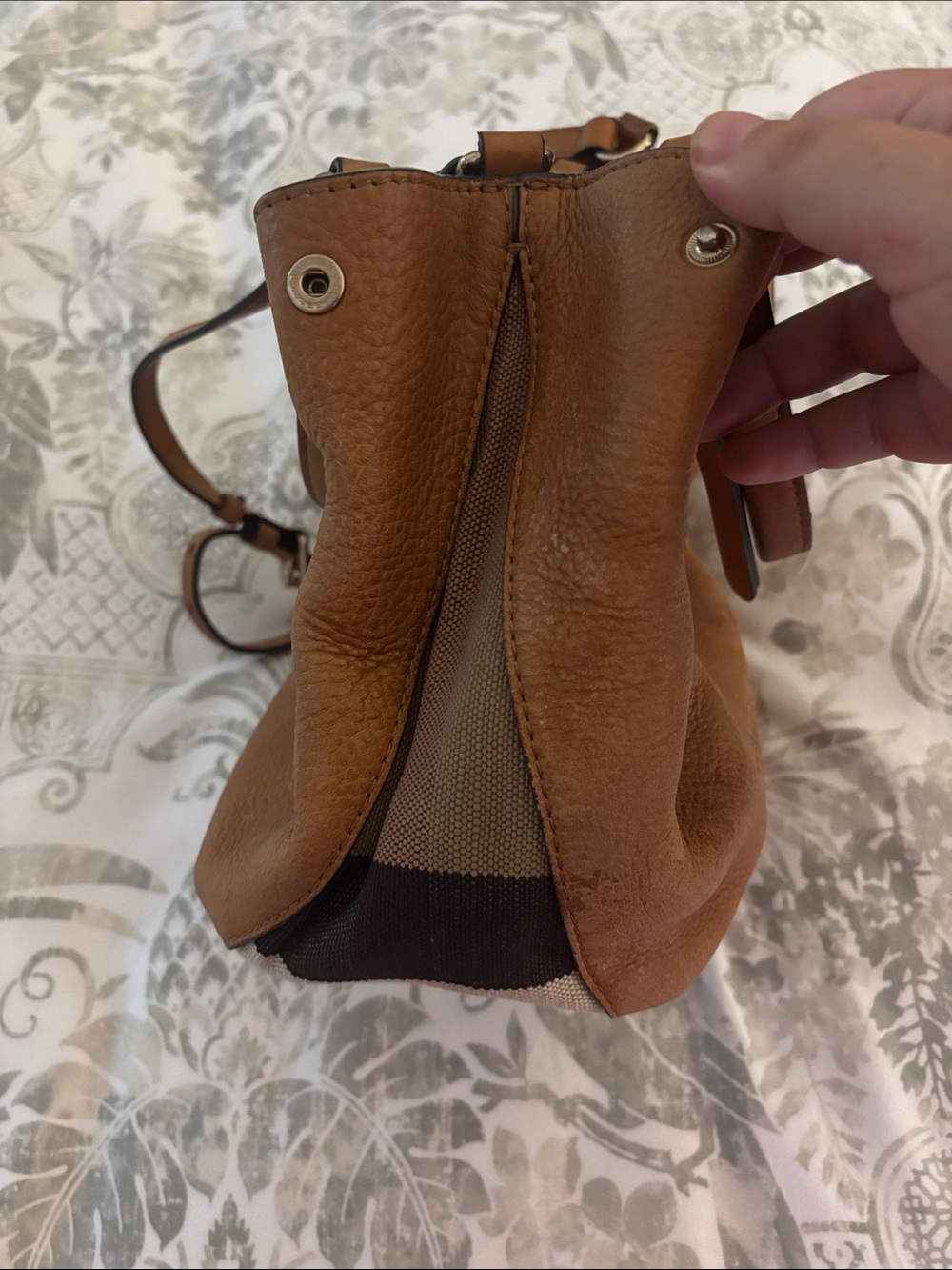 Burberry Tan Leather Shoulder Bag - Picture 3 of 5